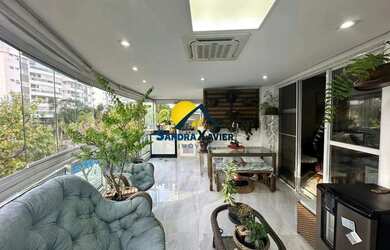 Imagem: O apartamento possui 4 Dormitórios, 3 Banheiros, 2 Vagas na