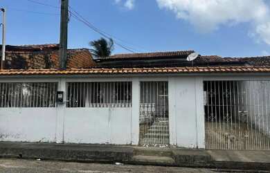 Imagem 2: Casa bem localizada - São Tomé