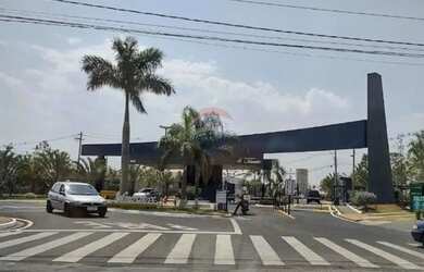 Imagem: A casa em condomínio possui 2 Dormitórios, 1 Banheiro, 2 Vagas