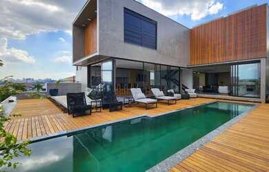 Imagem: A casa em condomínio possui 4 Dormitórios, 5 Banheiros, 4