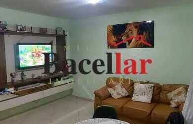 Imagem: A casa possui 2 Dormitórios, 2 Banheiros, 1 Vaga na garagem