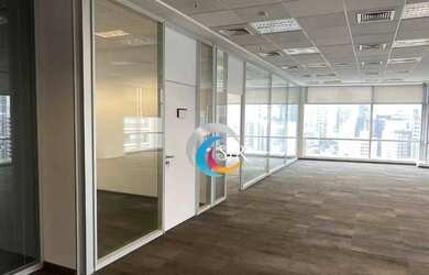 Imagem: O depósito possui 5 Vagas na garagem, 473m² de Área e está