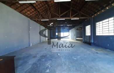 Imagem: O depósito possui 5 Vagas na garagem, 741m² de Área e está