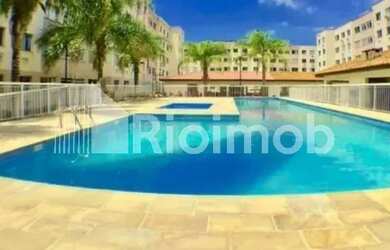 Imagem: O apartamento possui 3 Dormitórios, 1 Banheiro, 1 Vaga na garagem