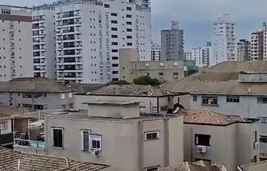 Imagem 2: Apartamento com três dormitórios, suíte e vaga demarcada para locação...