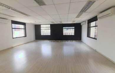 Imagem: O depósito possui 1 Vaga na garagem, 113m² de Área e está