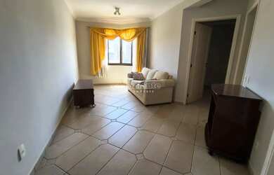 Imagem: O apartamento possui 1 Dormitório, 1 Banheiro, 1 Vaga na garagem