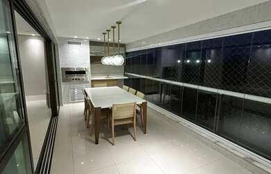 Imagem: O apartamento possui 4 Dormitórios, 5 Banheiros, 4 Vagas na