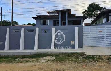 Imagem: A casa possui 3 Dormitórios, 1 Banheiro, 3 Vagas na garagem