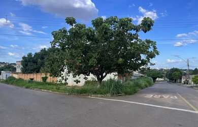 Imagem: O terreno possui 724m² de Área e está localizado em Cardoso