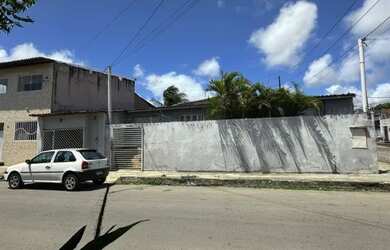 Imagem: A casa possui 5 Dormitórios, 5 Banheiros, 1 Vaga na garagem