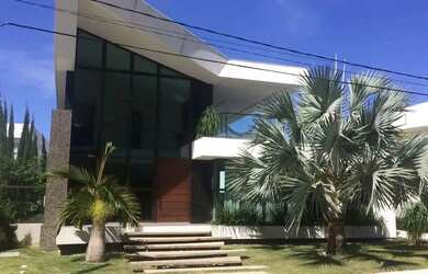 Imagem: A casa possui 5 Dormitórios, 5 Banheiros, 2 Vagas na garagem