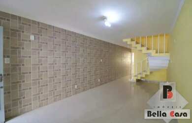 Imagem: A casa possui 3 Dormitórios, 3 Banheiros, 1 Vaga na garagem