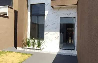 Imagem: A casa possui 2 Dormitórios, 2 Banheiros, 1 Vaga na garagem