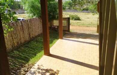 Imagem: A casa possui 3 Dormitórios, 3 Banheiros, 2 Vagas na garagem