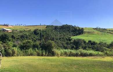 Imagem: O terreno à venda possui e está localizado em Loteamento