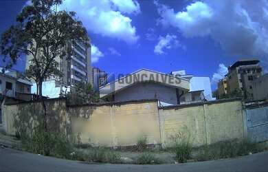 Imagem: O terreno possui 650m² de Área e está localizado em Vila