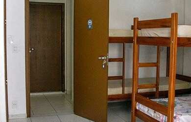 Imagem: O quarto possui 4 Dormitórios e 3 Vagas na garagem e está