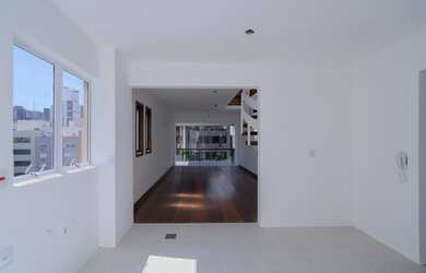 Imagem 2: Porto Alegre - Apartamento Padrão - Auxiliadora