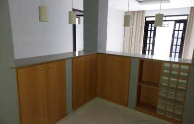 Imagem: A casa em condomínio possui 3 Dormitórios, 2 Banheiros, 1