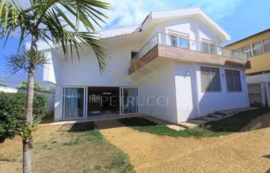 Imagem: A casa em condomínio possui 4 Dormitórios, 5 Banheiros, 4