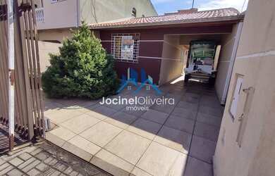 Imagem: A casa possui 3 Dormitórios, 3 Banheiros, 3 Vagas na garagem