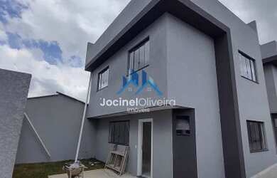 Imagem: A casa possui 3 Dormitórios, 2 Banheiros, 1 Vaga na garagem