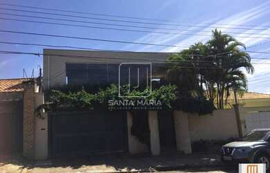 Imagem: O depósito possui 4 Vagas na garagem, 330m² de Área e está