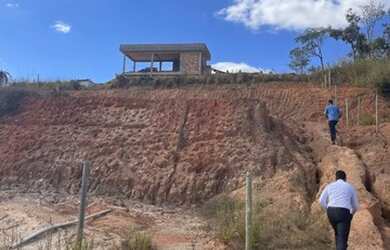 Imagem: O terreno possui 1.000m² de Área e está localizado em Eldorado