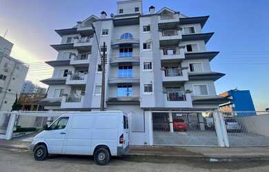 Imagem: O apartamento possui 2 Dormitórios, 1 Banheiro, 2 Vagas na