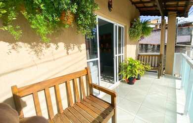 Imagem: A casa possui 3 Dormitórios, 2 Banheiros, 2 Vagas na garagem