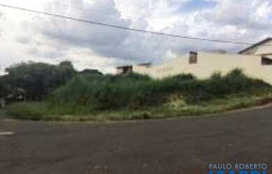 Imagem: O terreno possui 605m² de Área e está localizado em Jardim