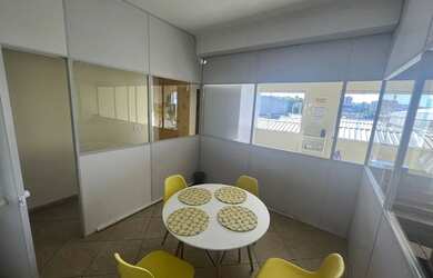 Imagem 3: Galpão para locação na Lapa, 290m², com 4 salas, 4 banheiros e cozinha