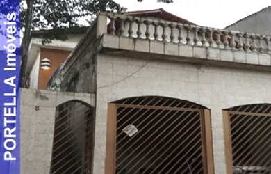 Imagem: A casa possui 3 Dormitórios, 2 Banheiros, 3 Vagas na garagem