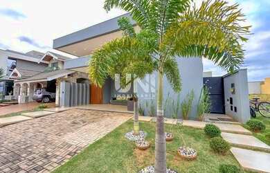 Imagem: A casa em condomínio possui 3 Dormitórios, 4 Banheiros, 2