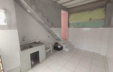 Imagem: A casa possui 5 Dormitórios, 3 Banheiros, 1 Vaga na garagem