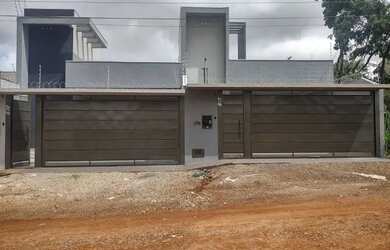 Imagem: A casa possui 3 Dormitórios e está localizado em Centro