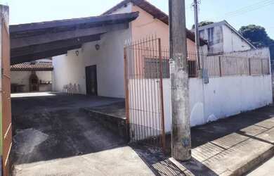 Imagem: A casa possui 3 Dormitórios, 3 Vagas na garagem e está localizado