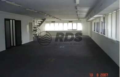 Imagem: O depósito possui 560m² de Área e está localizado em Vila