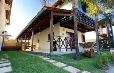 Imagem: A casa em condomínio possui 5 Dormitórios, 4 Banheiros, 2