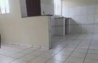 Imagem: A casa possui 2 Dormitórios, 1 Banheiro, 1 Vaga na garagem