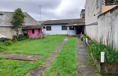 Imagem: A casa possui 2 Dormitórios, 1 Banheiro, 1 Vaga na garagem