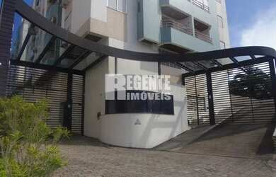 Imagem: O apartamento possui 1 Dormitório, 1 Banheiro, 1 Vaga na garagem