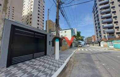 Imagem: A casa possui 2 Dormitórios, 1 Banheiro, 2 Vagas na garagem