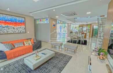 Imagem: A casa em condomínio possui 5 Dormitórios, 3 Banheiros, 2