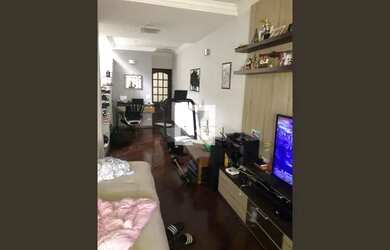 Imagem: A casa possui 3 Dormitórios, 4 Banheiros, 3 Vagas na garagem