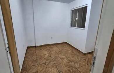 Imagem: A casa possui 2 Dormitórios, 1 Banheiro e está localizado