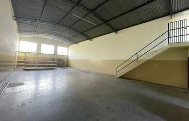 Imagem 2: Barracão, 280 m² - venda por R$ 750.000 ou aluguel por R$ 4.200/mês...