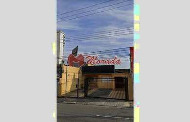 Imagem: A casa possui 2 Banheiros, 5 Vagas na garagem, 202m² de Área