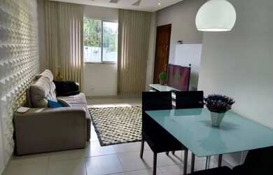 Imagem: A casa possui 2 Dormitórios, 2 Banheiros, 2 Vagas na garagem